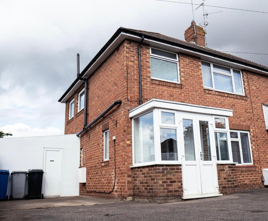 Large 4 Bedroomproperty Driveway And 3 Bathrooms Holiday home